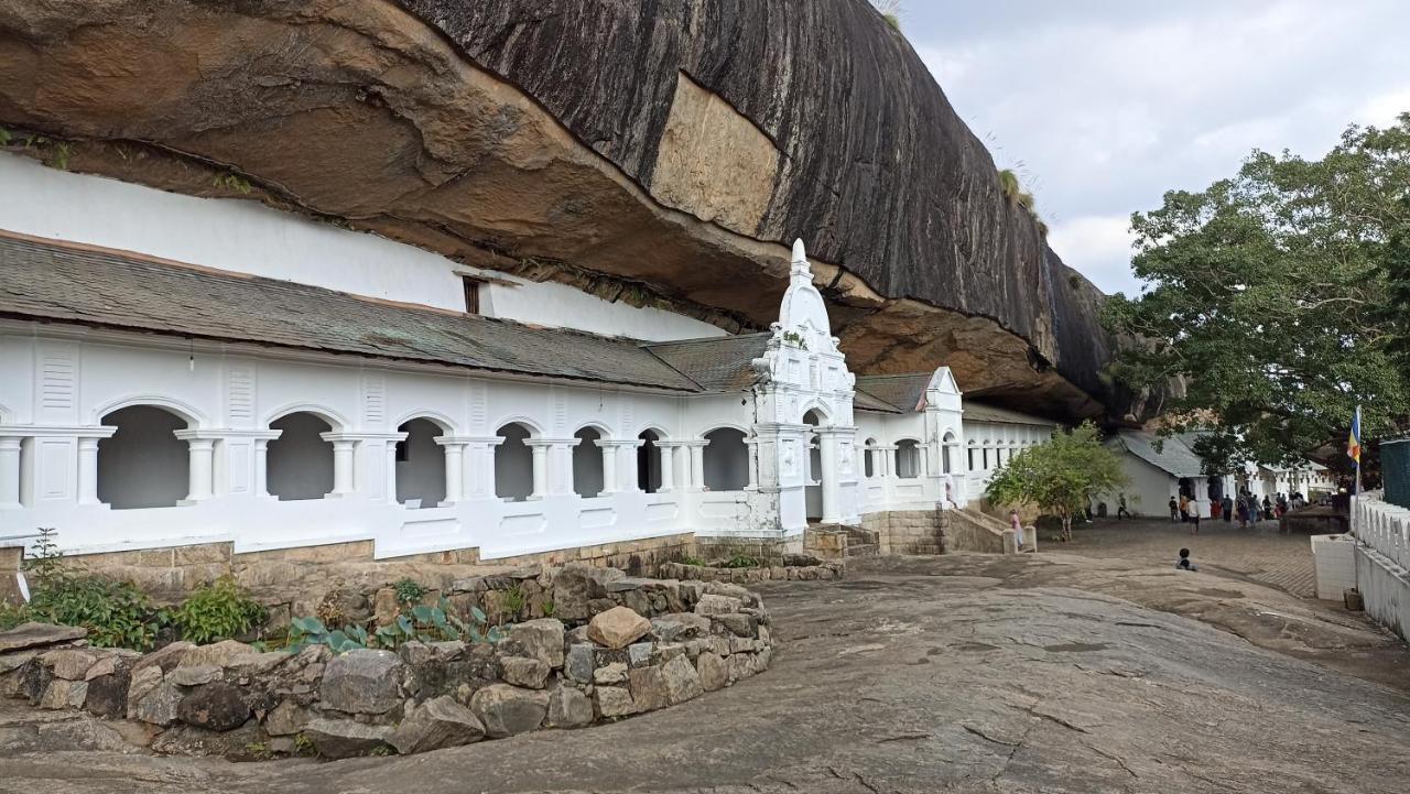 Nature Beach Huts Trincomalee Eksteriør bilde